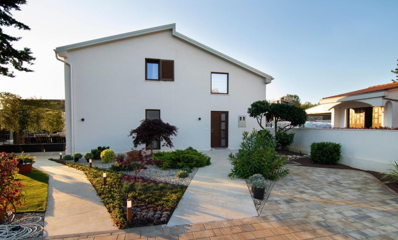 Villa Caprice - Krk Milohnici Exterior photo
