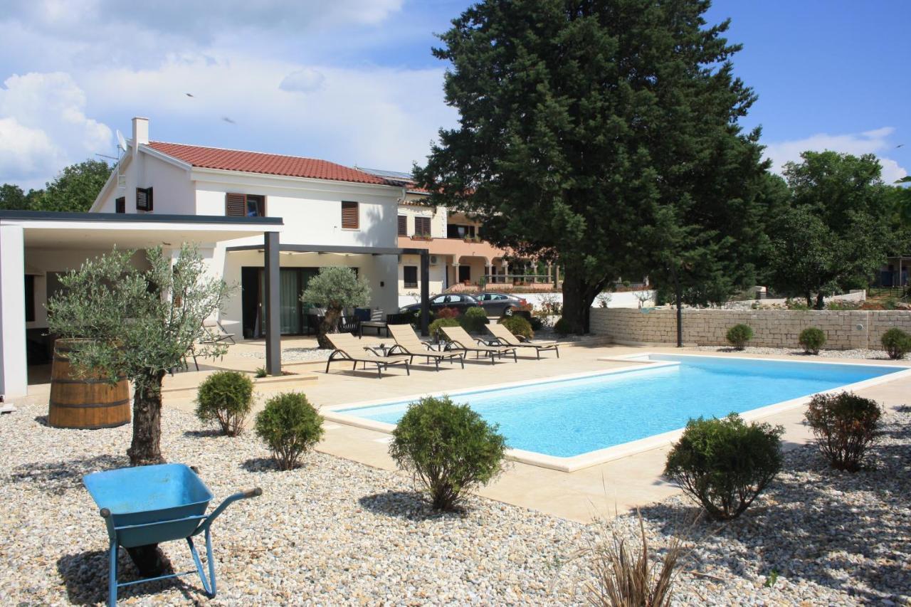Villa Caprice - Krk Milohnici Exterior photo