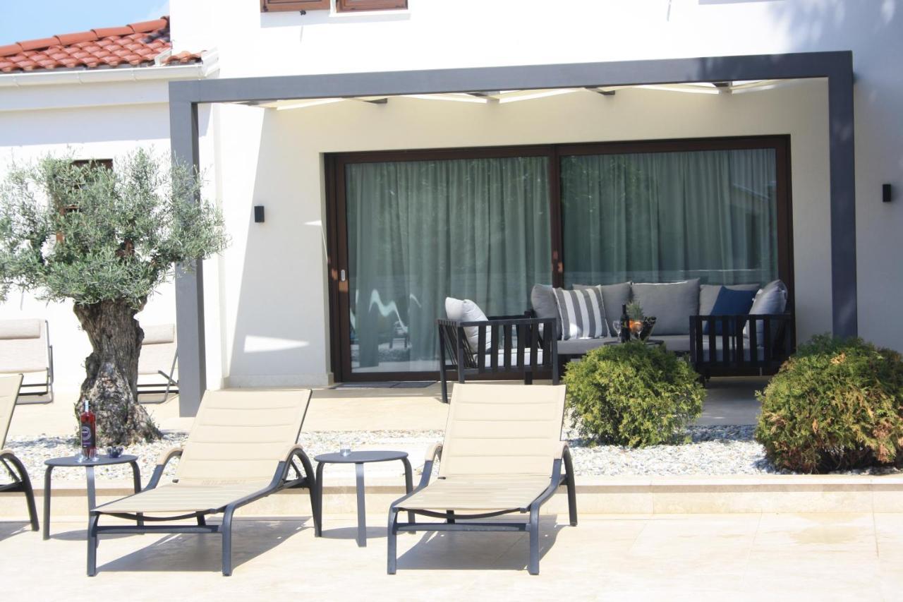 Villa Caprice - Krk Milohnici Exterior photo
